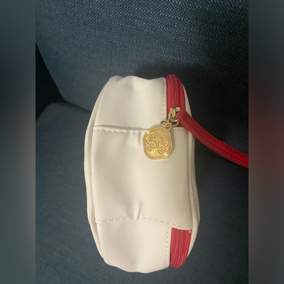 NWOT Shiseido Take Me To Ginza Round Medium Cosmetics Travel Pouch Red & White - Picture 6 of 11